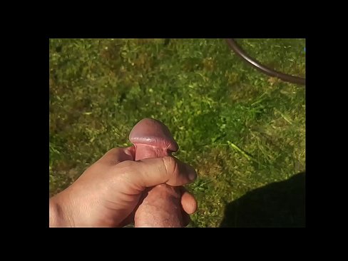❤️ A guapa quente recibe o seu coño rosa fodido e corre cun chorro nun xardín de verán ❌ Follar en % gl.prendiporno.ru % ﹏